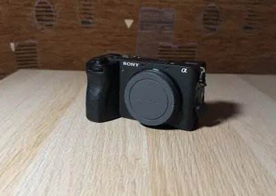 Sony A6700 / Alpha 6700 – ako nový, 12 887 expozícií