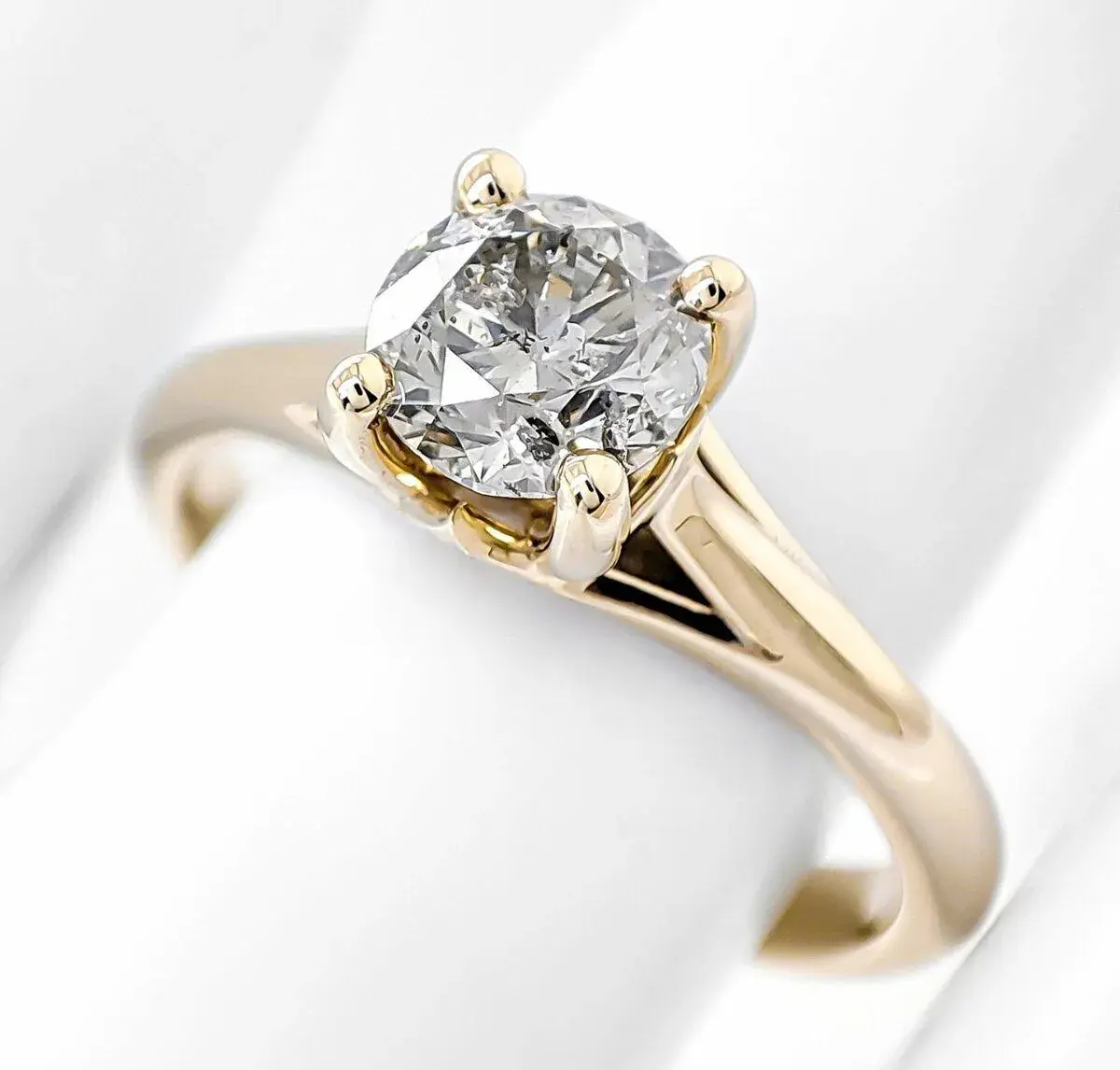 Zásnubný prsteň zo 14ct žltého zlata s diamantom 0,90ct