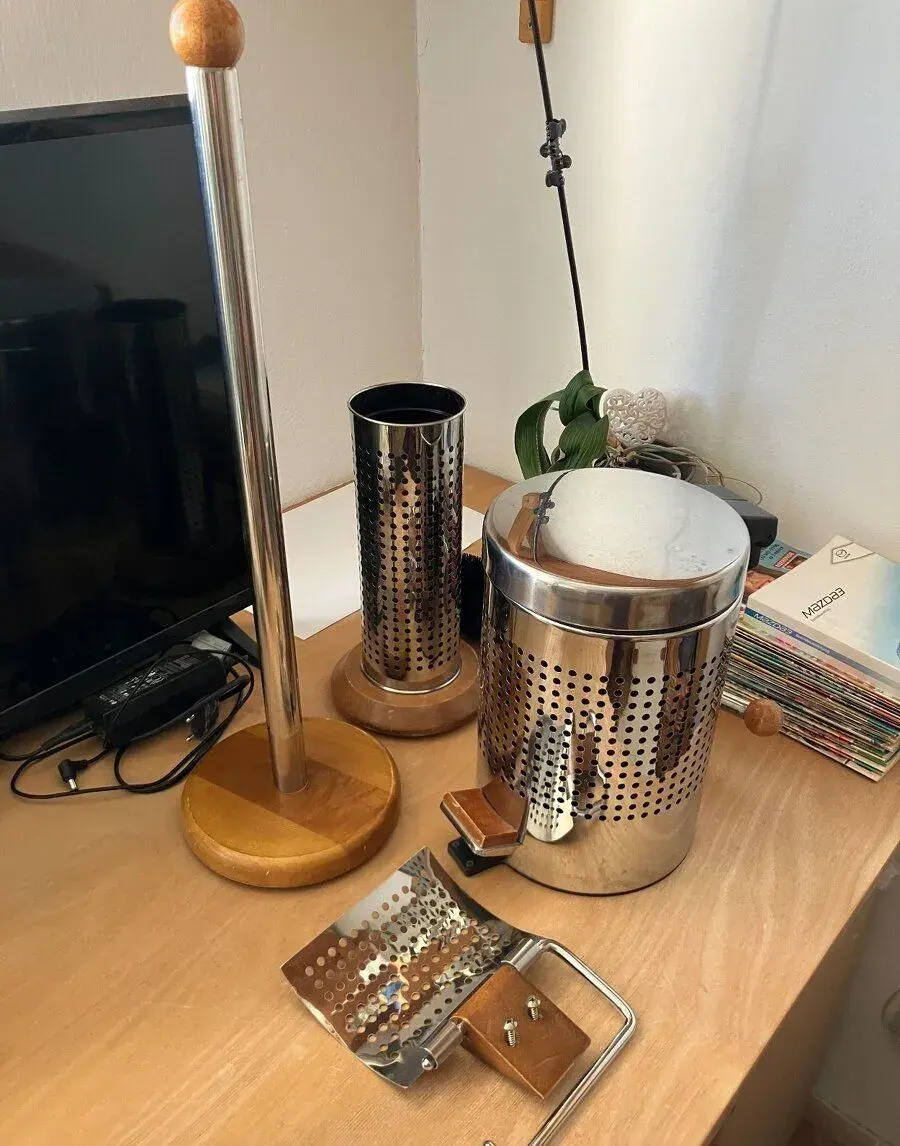 Toaletný Set, kôš a kefa nepoužité