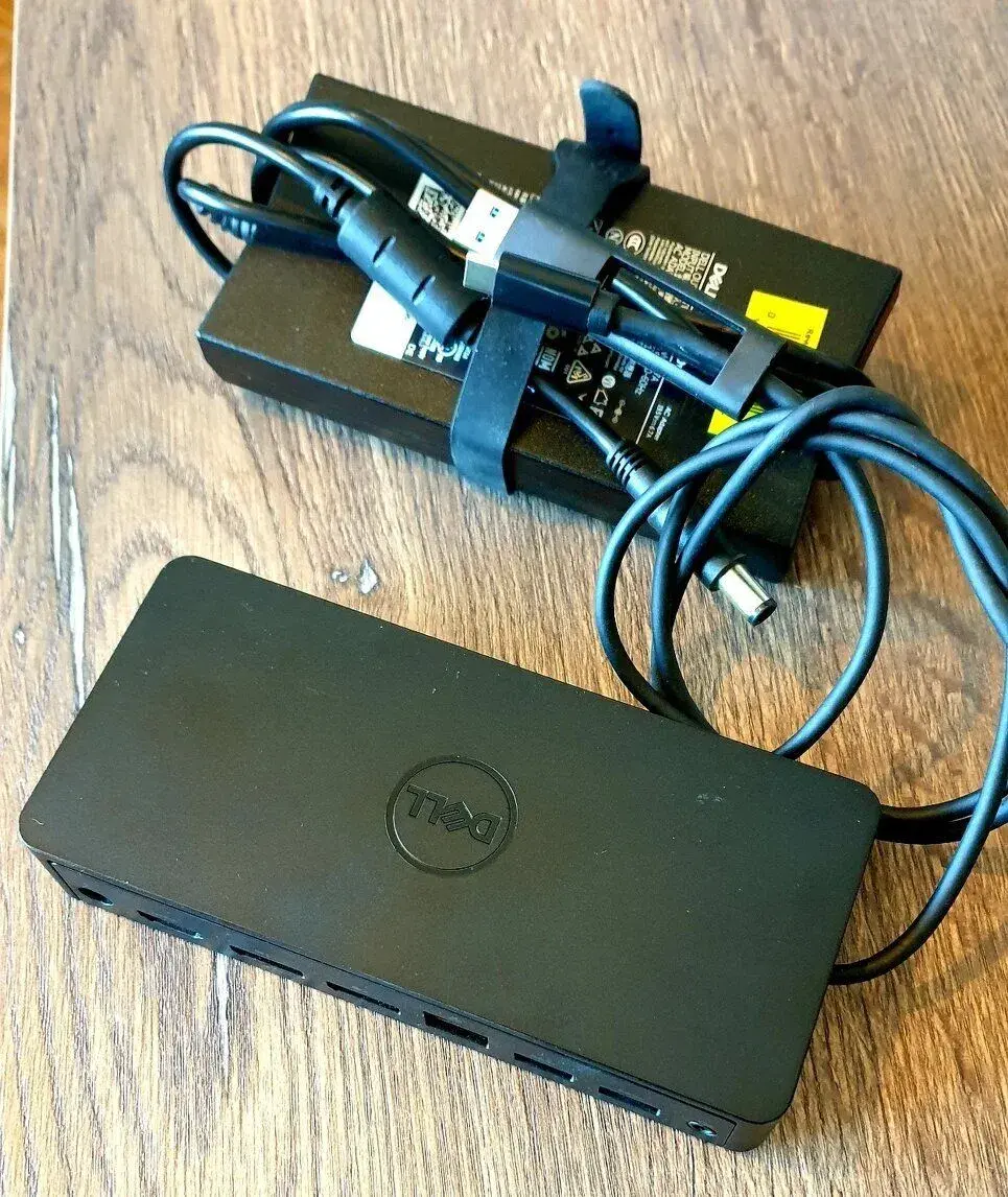 Dell D6000 dokovacia stanica + nabíjačka 130 W