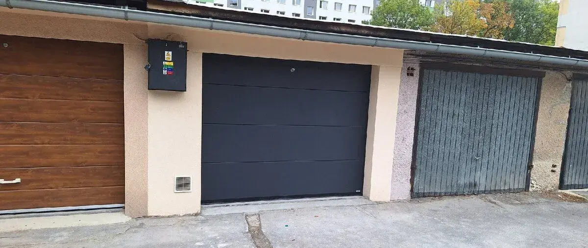 Garáž na prenájom v Novej Bani