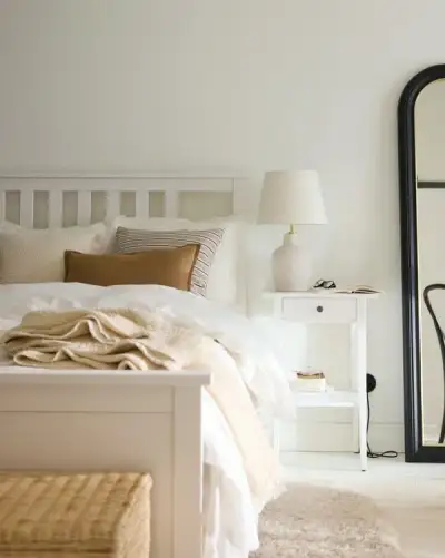 Manželská posteľ Hemnes + nočný stolík
