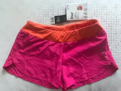 Damske ruzove sortky na sport / cvicenie, velkost S (36/38)