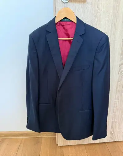 Pánsky tmavomodrý oblek 176/54