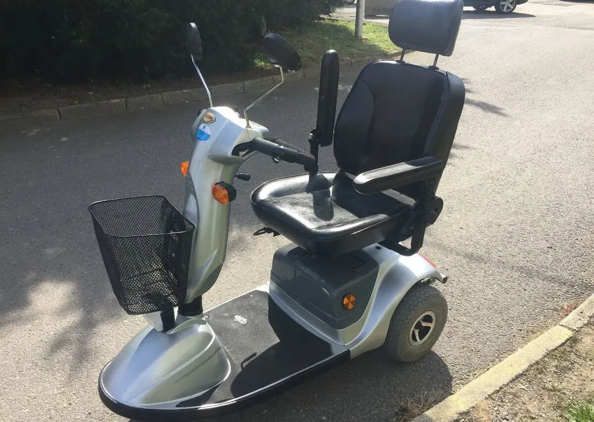 Elektrická trojkolka pre seniorov invalidný skúter