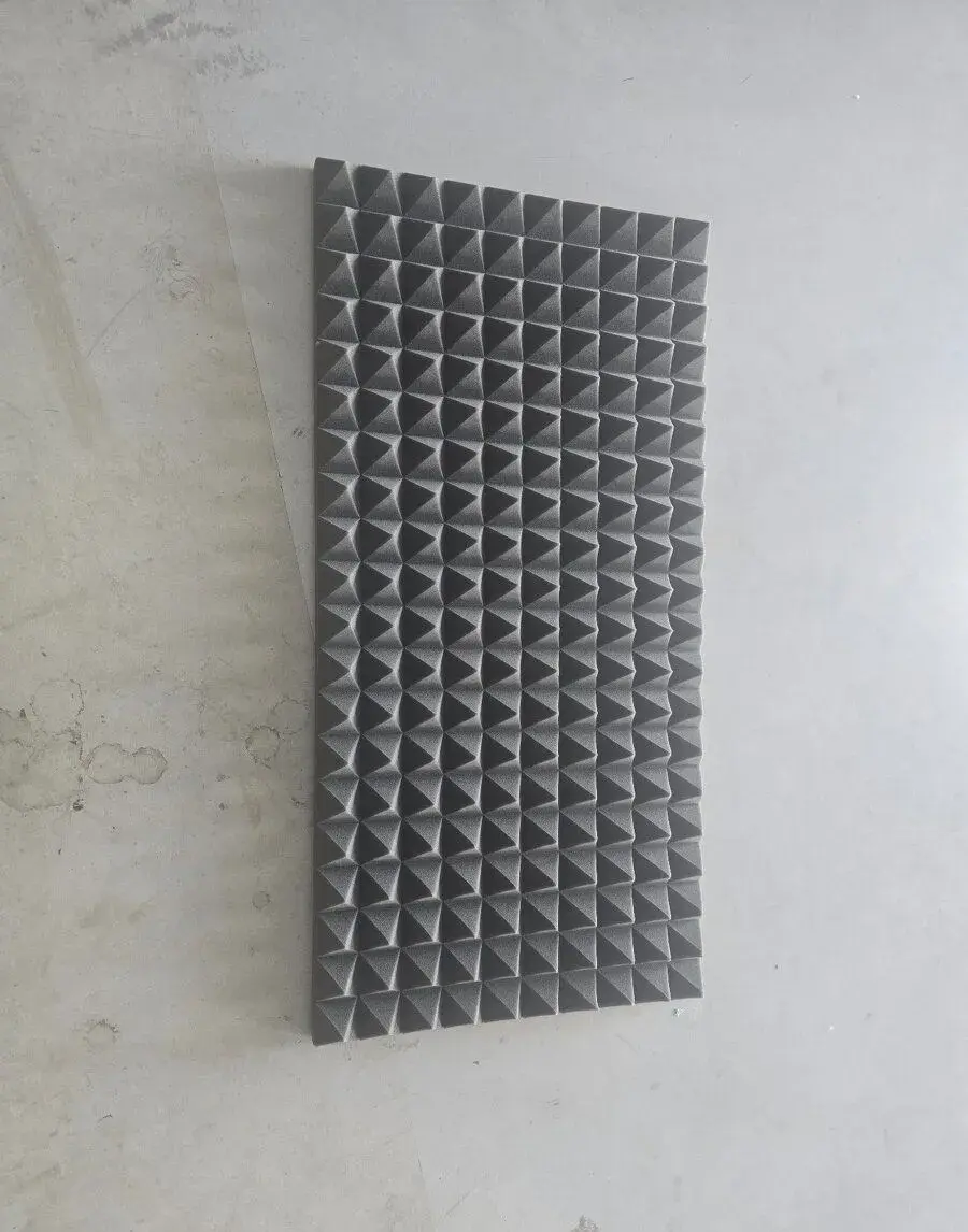 Ihlanový akustický panel