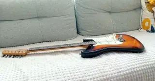 SQUIER STRATOCASTER