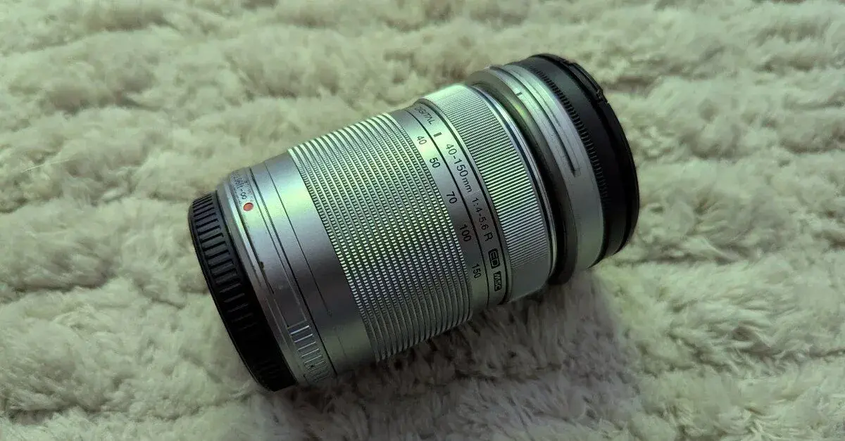 Olympus M.Zuiko digital 40-150mm f/4-5,6 R ED MSC strieborný