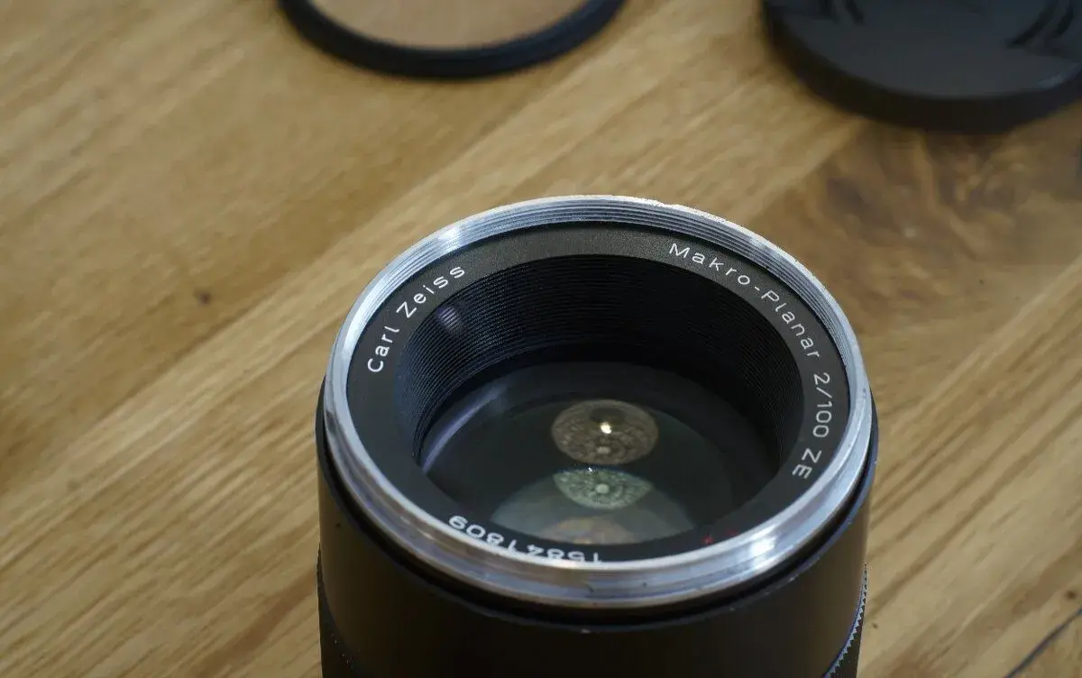 Legendárny Carl Zeiss Planar T 100mm f/2 ZE (Canon EF