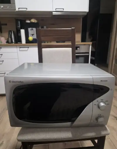Mikrovlnná rúra Electrolux