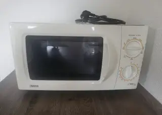 Funkčná mikrovlnná rúra