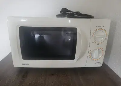 Funkčná mikrovlnná rúra
