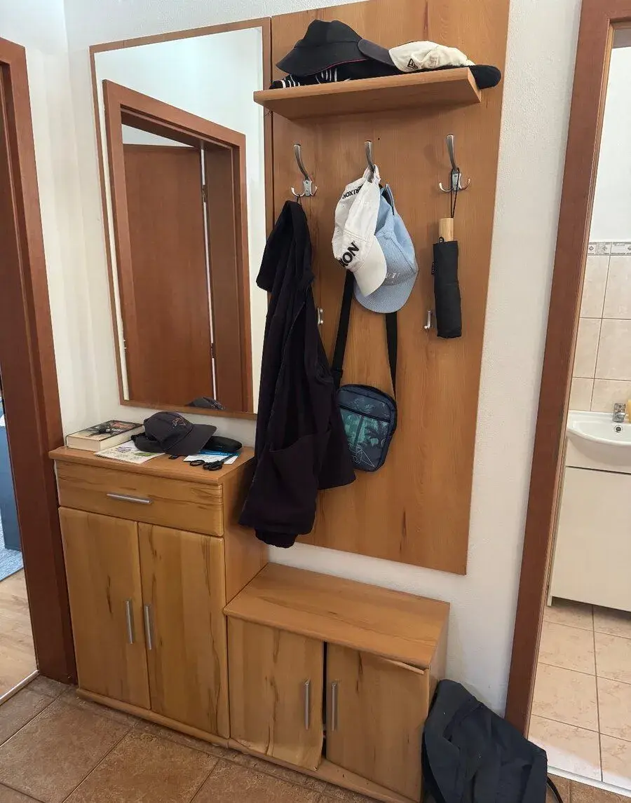 Darujem za odvoz - predsieňová zostava do chodby