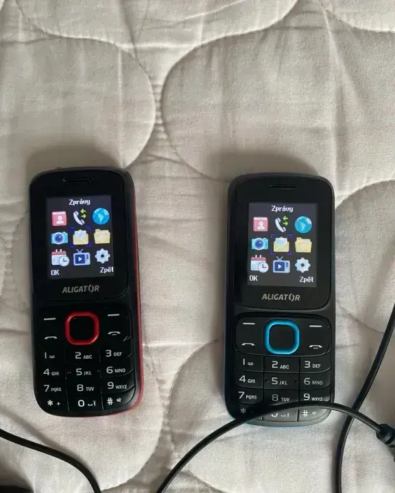 Mobilný telefón Aligator D210 Dual SIM CERVENA A MODRA FARB