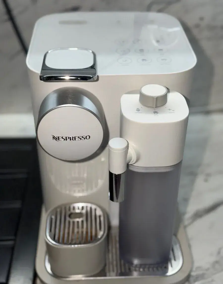 Nespresso Gran Lattisima kavovar