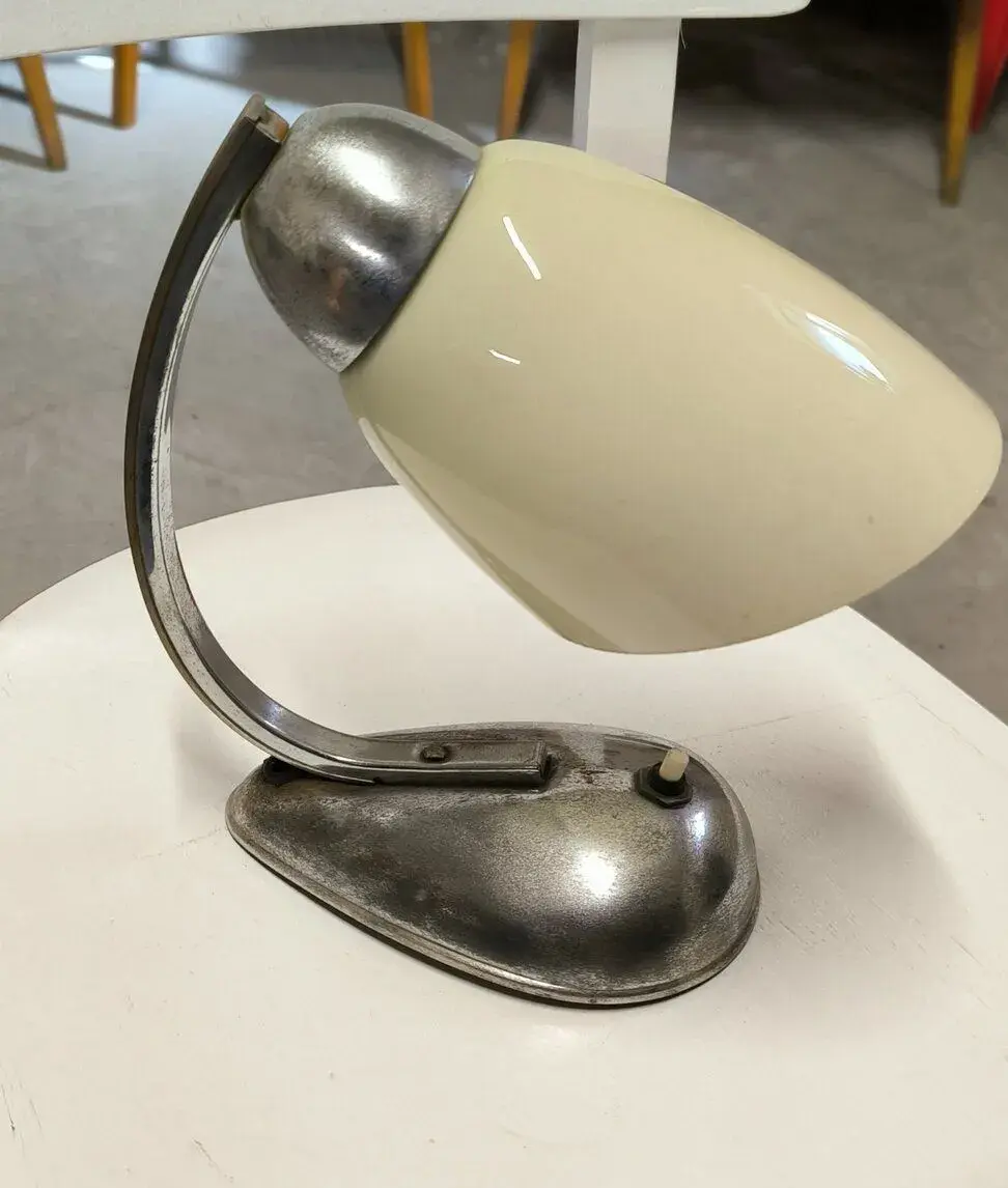 Starožitna lampa