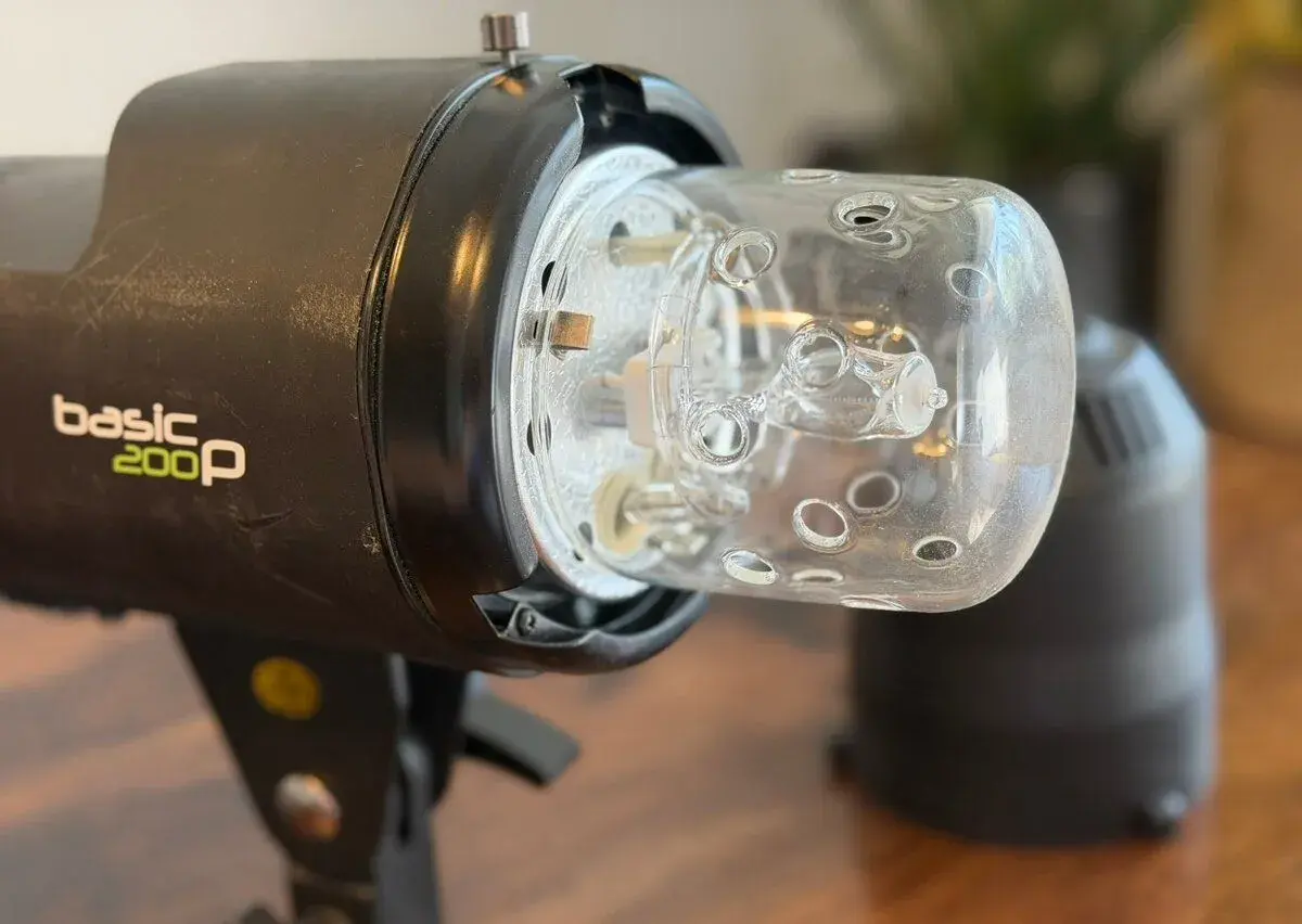 Terronic Basic 200P - štúdiový blesk 200W