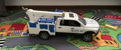 Bruder - služobné auto RAM