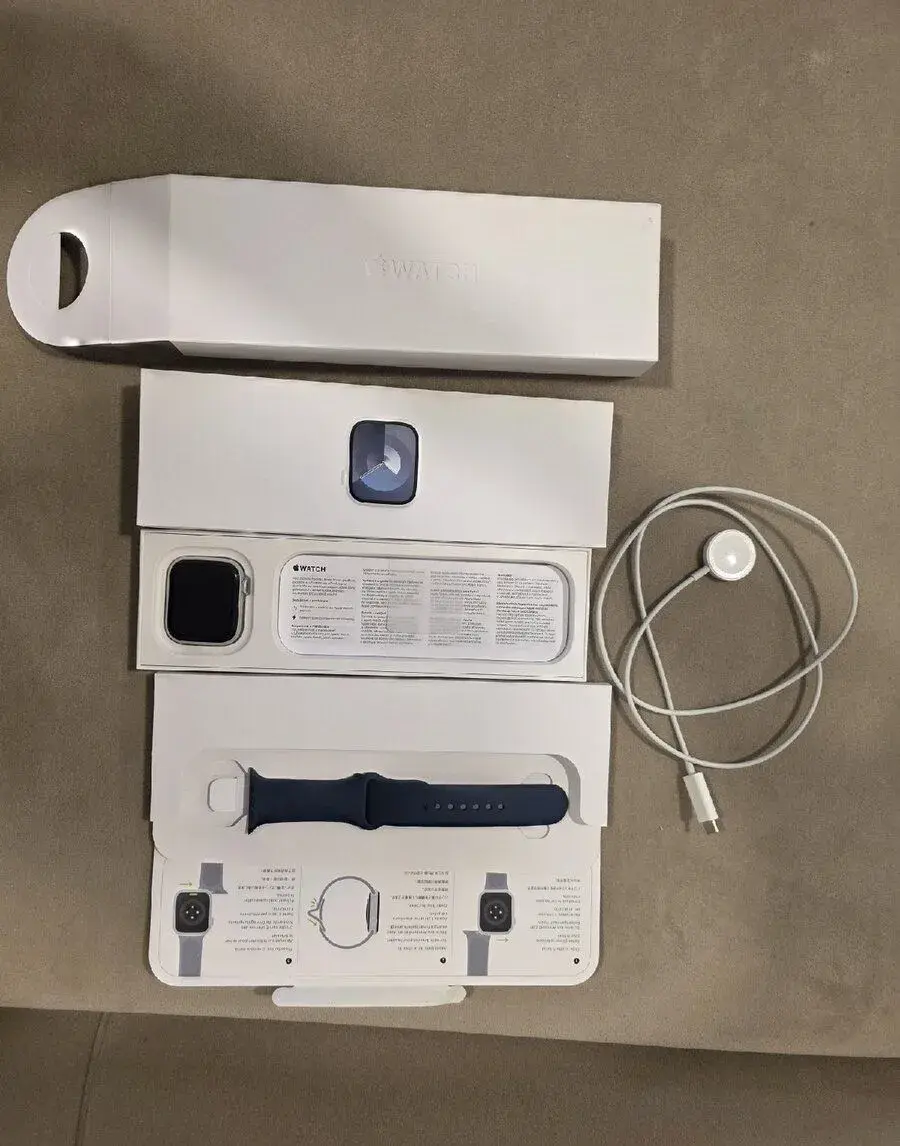 Apple Watch Series 9 45 mm (Strieborný hliník)