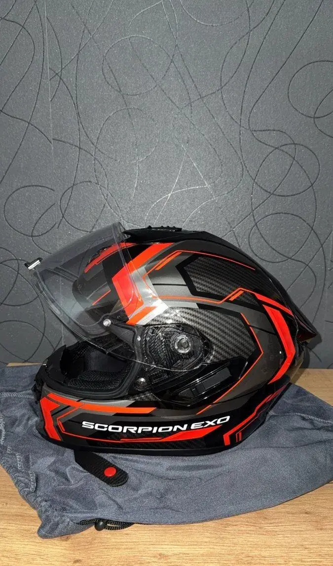 Prilba Scorpion exo 1400