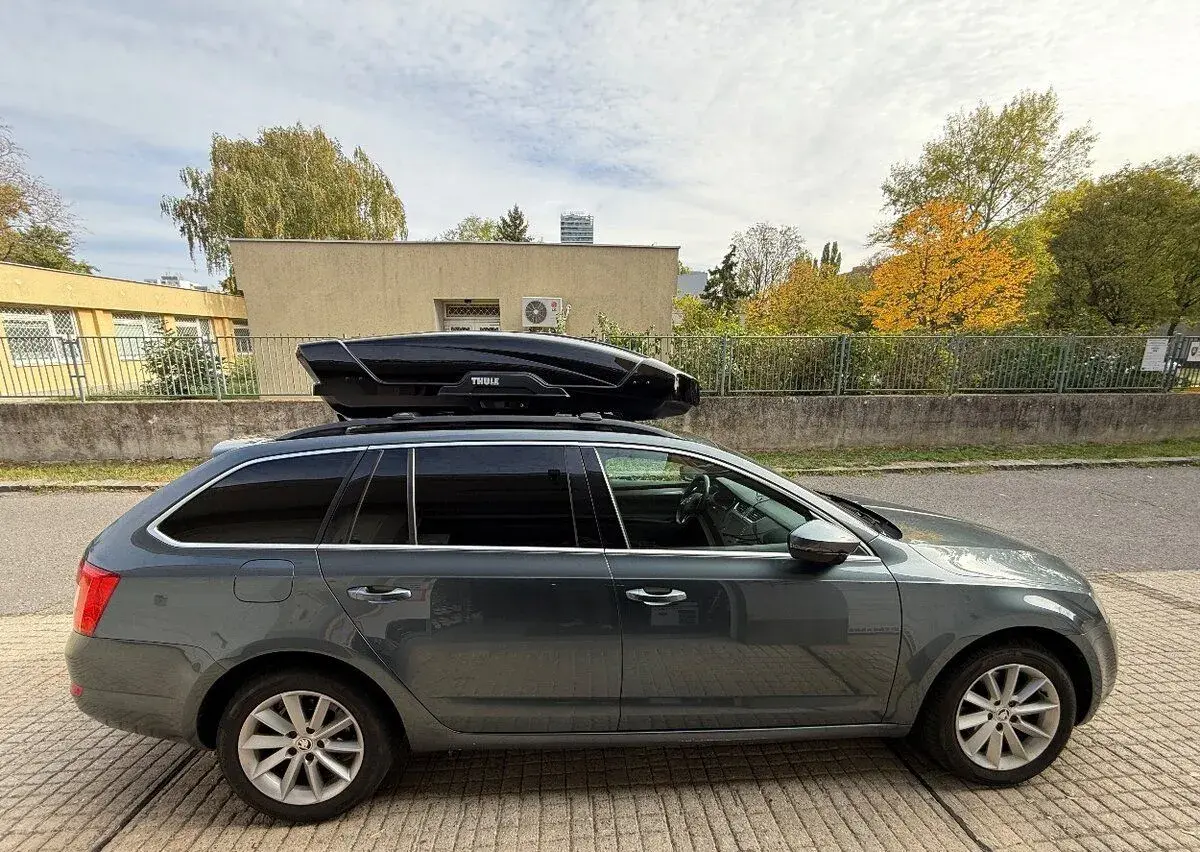 strešný box THULE Motion xt L čierna lesklá
