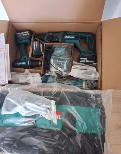 Nepoužívaná aku súprava Makita DLX3078TX1