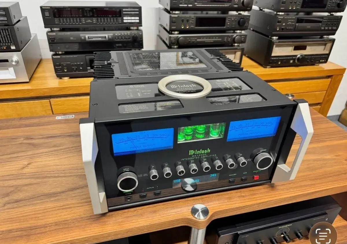 McIntosh MA12000
