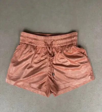 mango xs – marhuľové letné kraťasy
