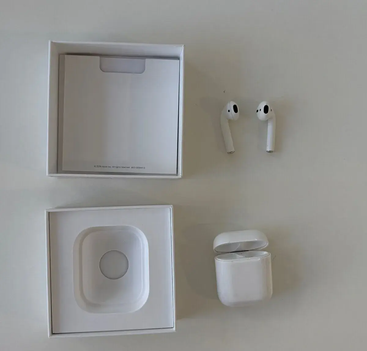 AirPods (2nd generation)