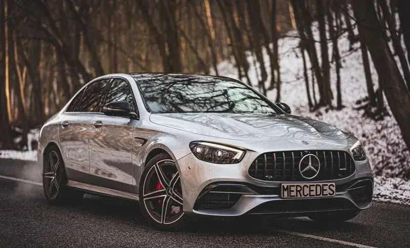 Mercedes-Benz E63S – 100 km