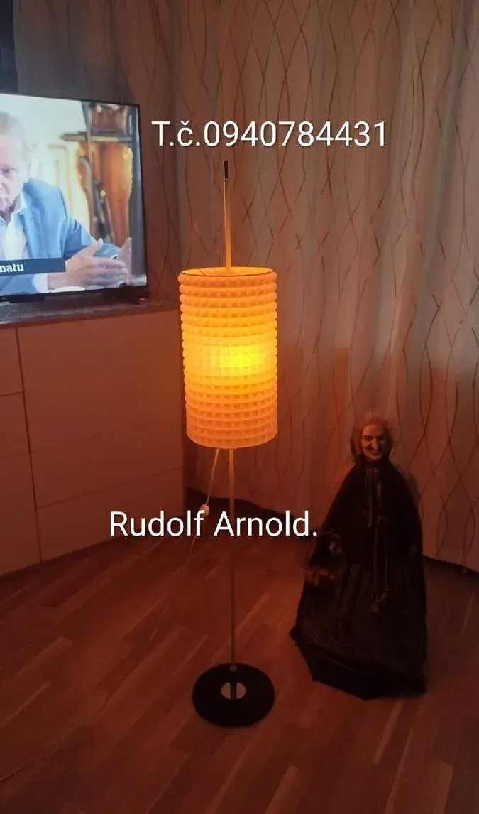 2x starožitné dizajnové lampy.