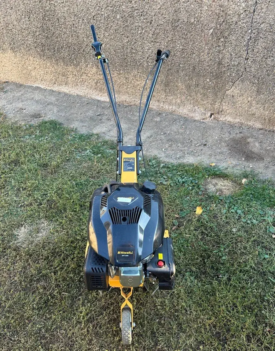Motorový kultivátor Riwall PRO RTP 40