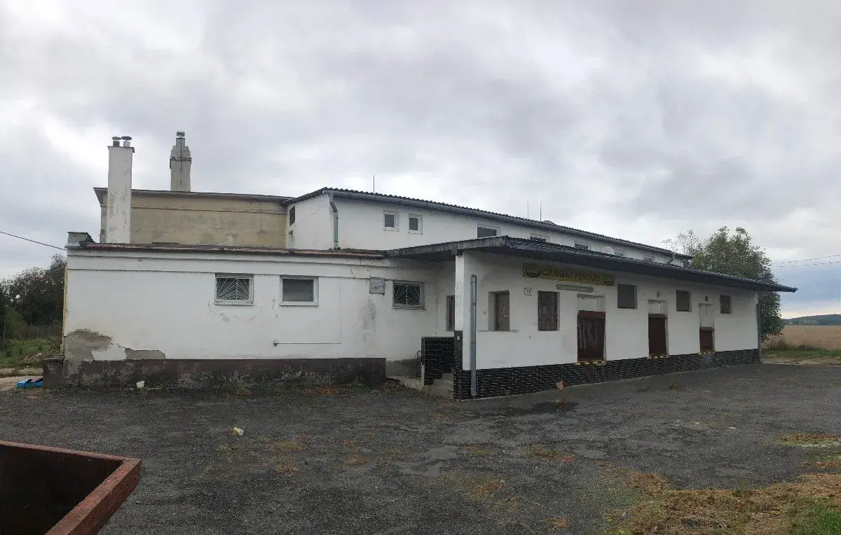 PREDAJ podnikateľského objektu v obci Čifáre, okres Nitra.