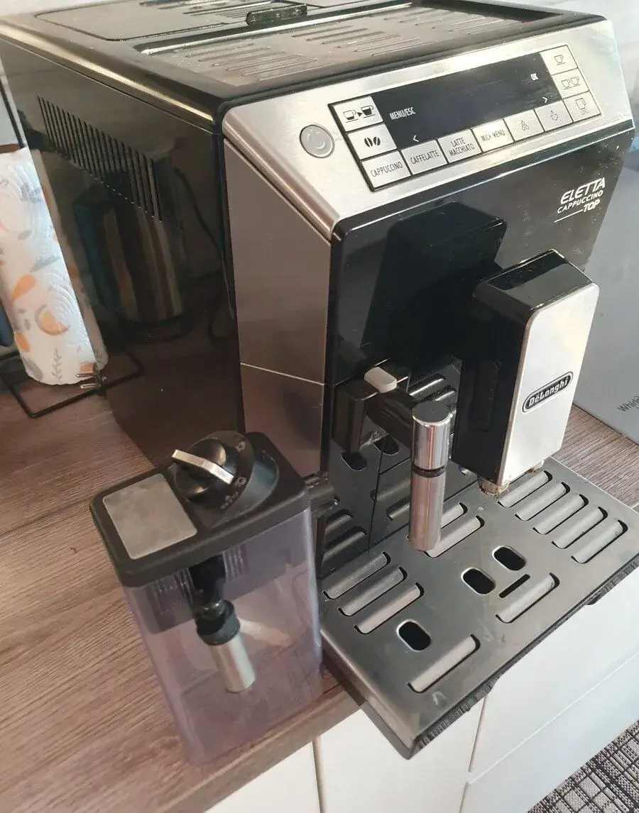 Kávovar DeLonghi Eletta Cappucinno Top