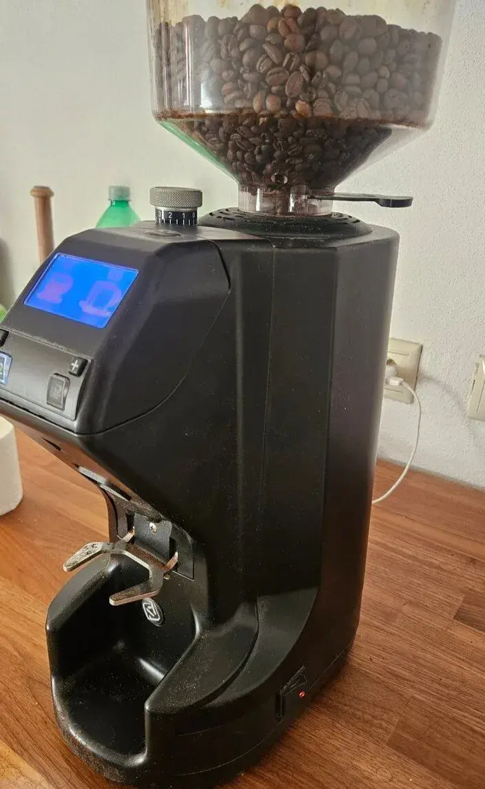 Nuova Simonelli MD profi mlyncek na kavu