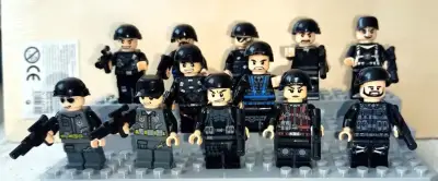 SWAT sada 12 ks figurok so zbranami