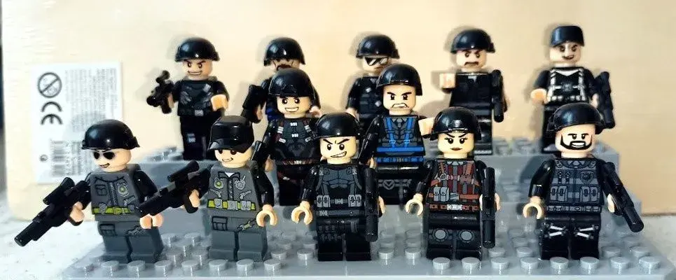 SWAT sada 12 ks figurok so zbranami