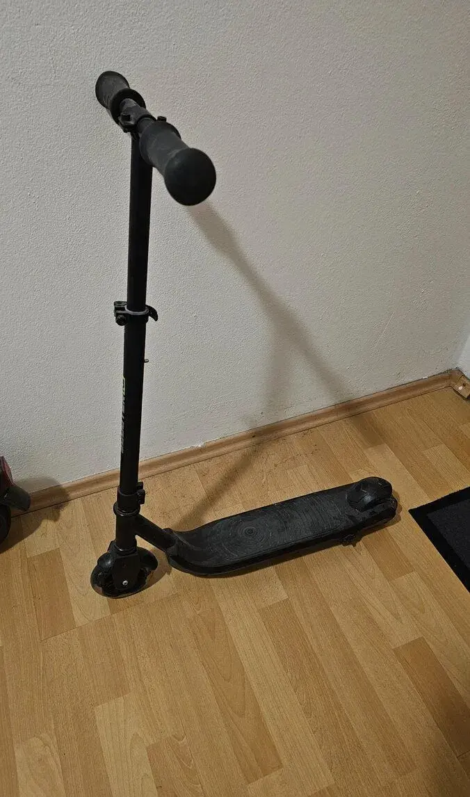 Detska elektricka Kolobezka Sencor scooter K5