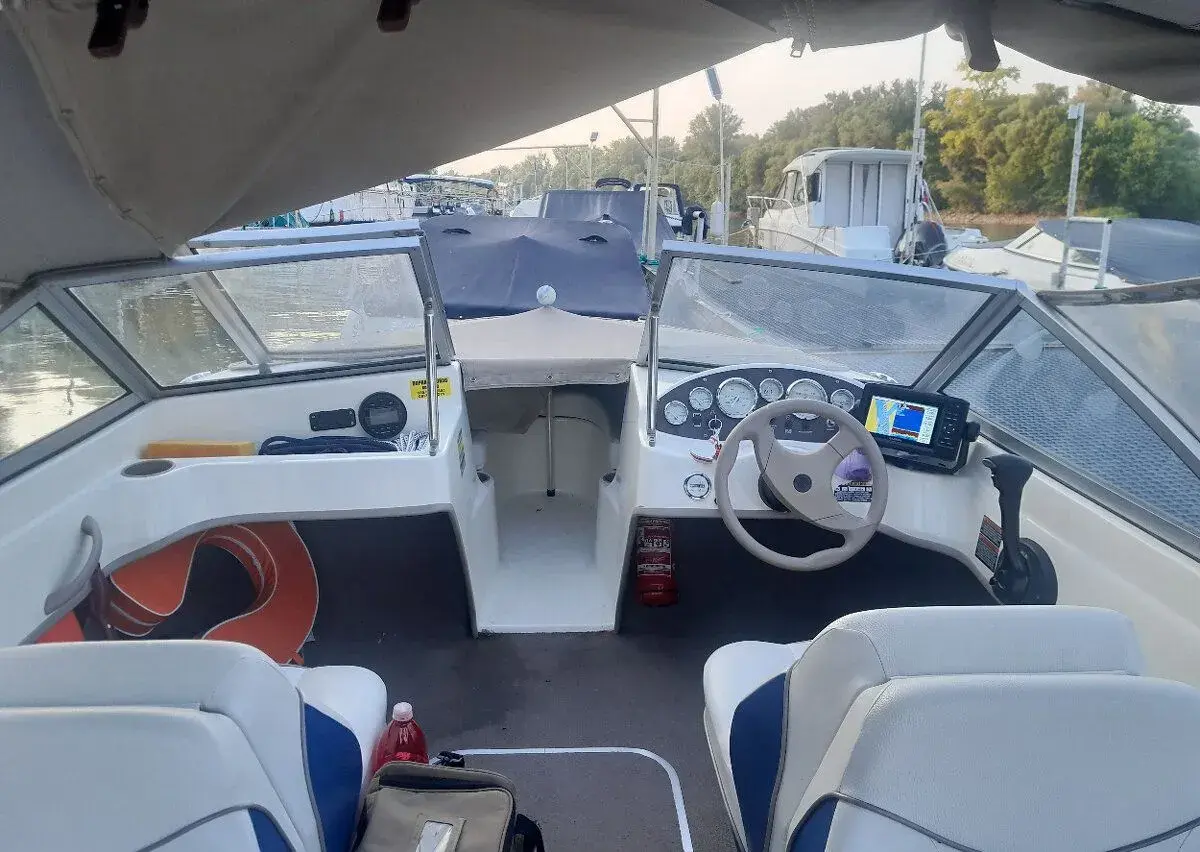 Motorový čln,BAYLINER 175LS + príves