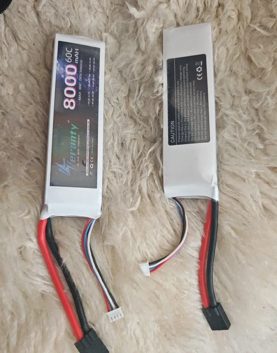 2ks 3.clankovych baterii LiPol 8000 mAH