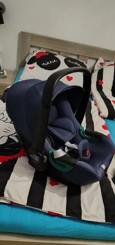 Britax Römer i-size