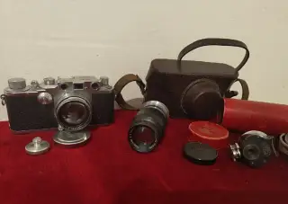 Leica IIIc + 2x objektív + hladacik