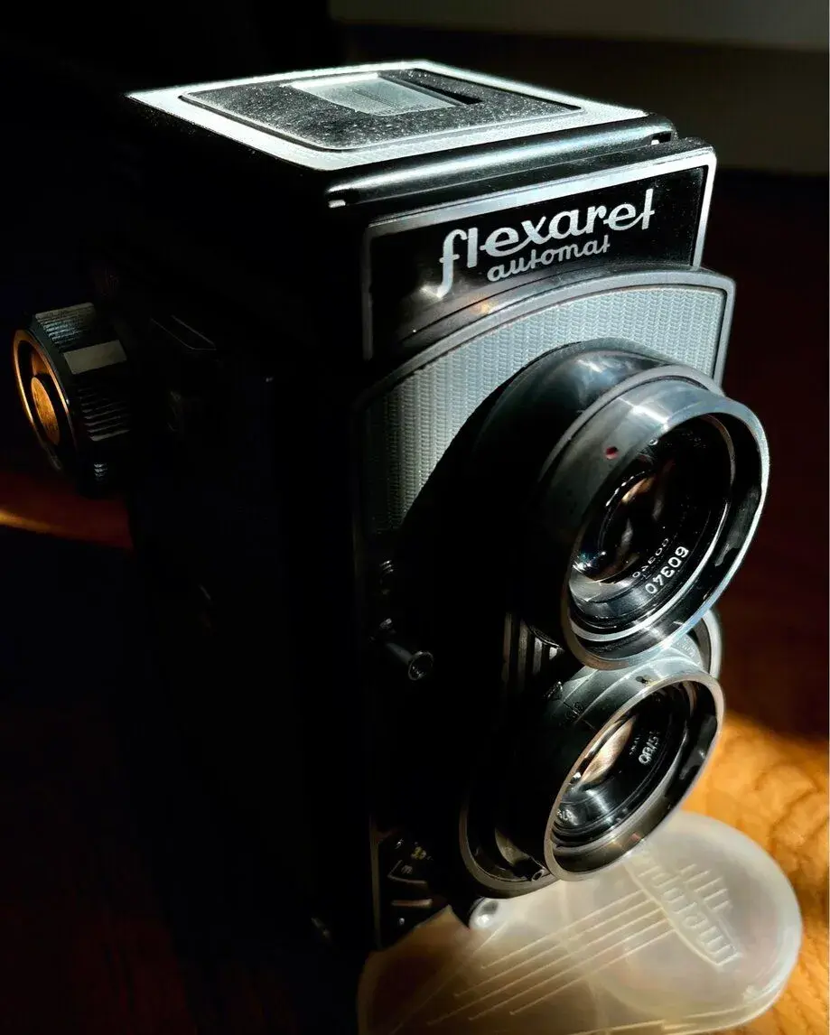 Dvojokú zrkadlovku Flexaret Automat VI