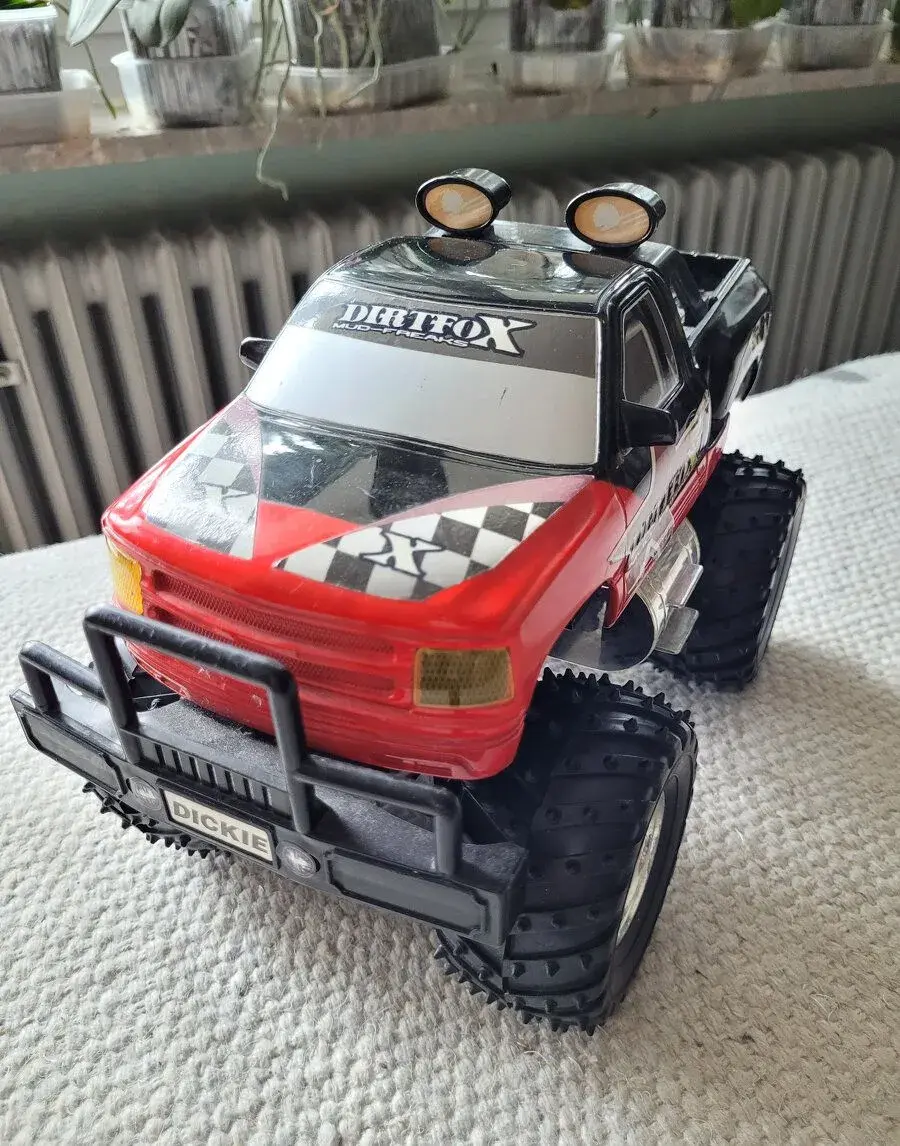 auto na zotrvacnik Dickie Dirtfox