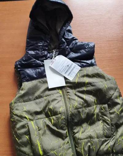Chlapčenská vesta