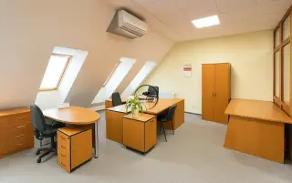 Prenájom kancelárie 70 m², Alžbetina ul, centrum KE, parking