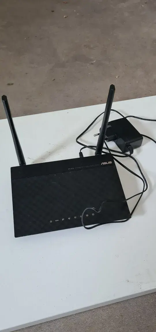 ADSL router ASUS DSL-N12E