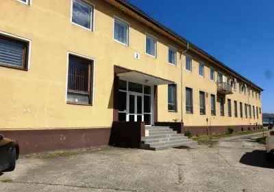 Administratívna budova so sklad. priestormi 1200 m2 - Tr. Bo