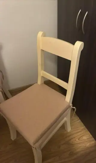 Stoličky plus darujem stôl