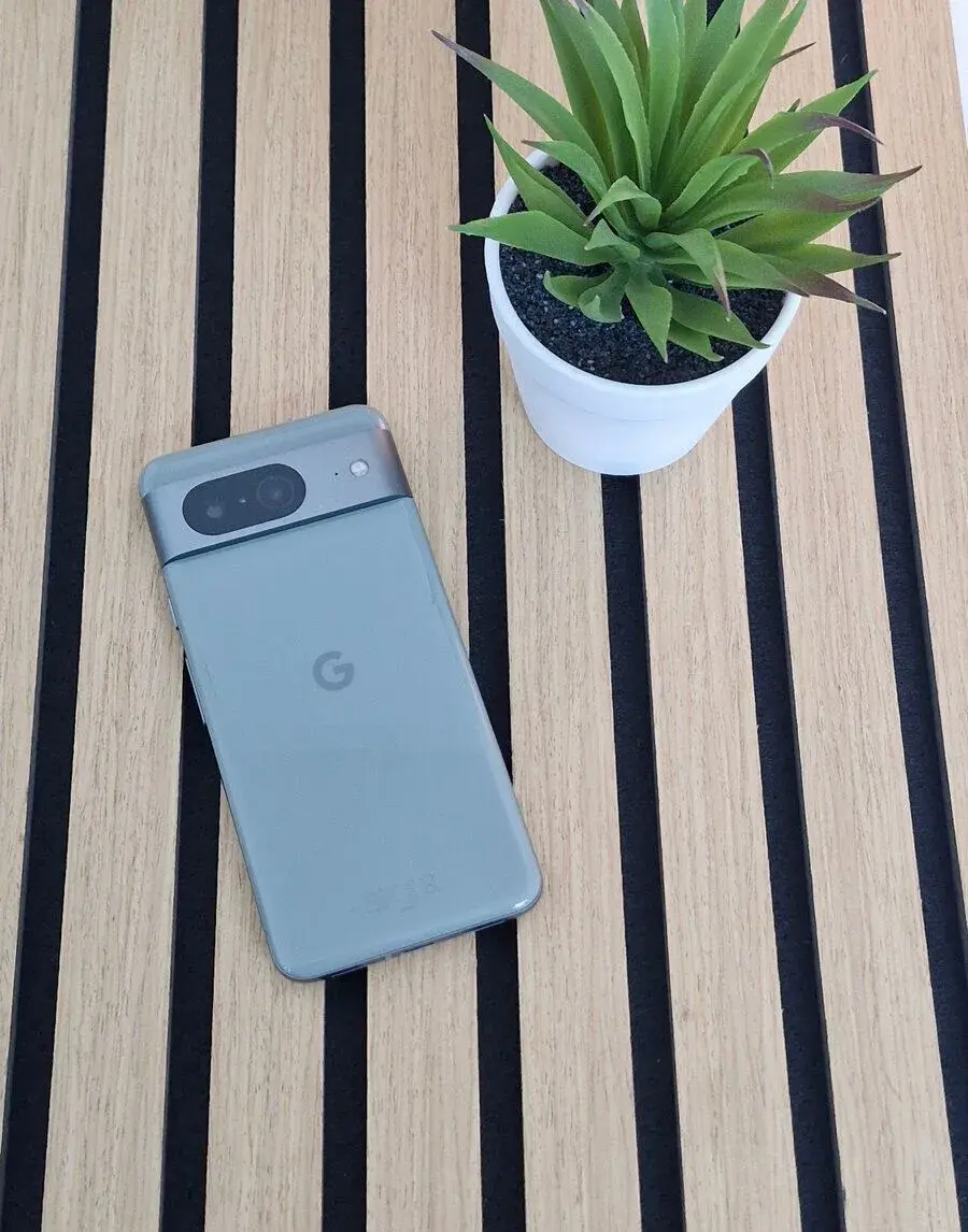 Google Pixel 8 Hazel, 1 rok záruka